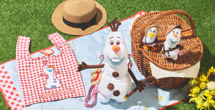 エコバッグ1,800円/ マルチポシェット3,300円/ ぬいぐるみキーチェーン＜オラフ＞2,800円 ＜シーガル＞2,600円/ レジャーシート2,000円