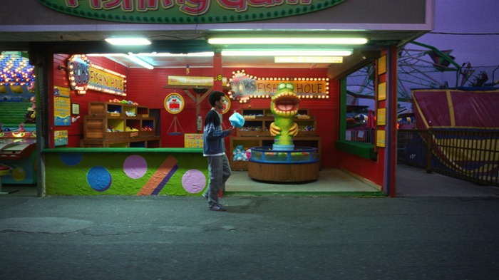 『テレビの中に入りたい』© 2023 PINK OPAQUE RIGHTS LLC. ALL RIGHTS RESERVED.