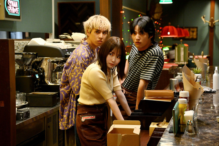 「シナントロープ」1話 (c)此元和津也/「シナントロープ」製作委員会