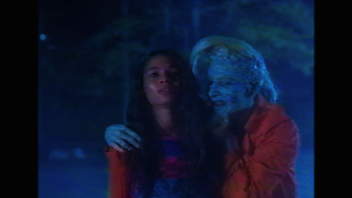 『テレビの中に入りたい』© 2023 PINK OPAQUE RIGHTS LLC. ALL RIGHTS RESERVED.