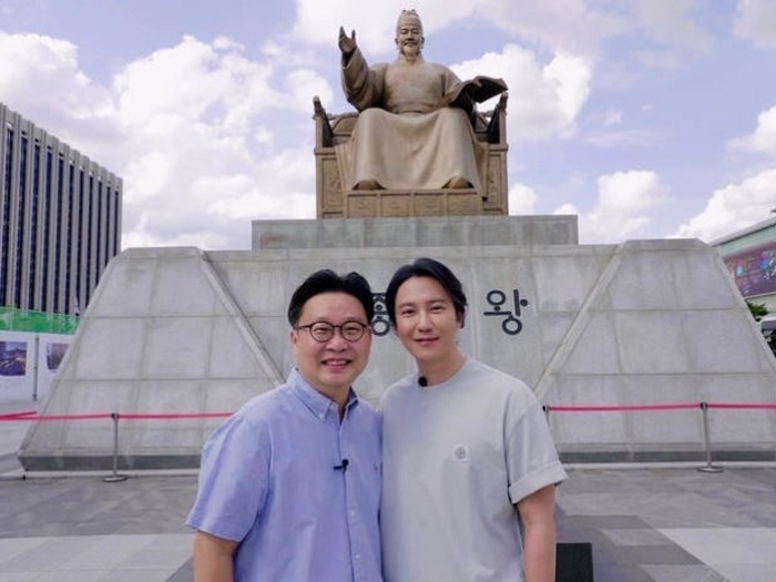 俳優キム・ナムギル、もはやライフワーク!? 今年も海外のハングル学校を後援!