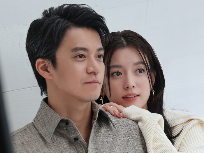 ハン・ヒョジュ&小栗旬のPR舞台裏写真公開!! 「作品世界そのままに」