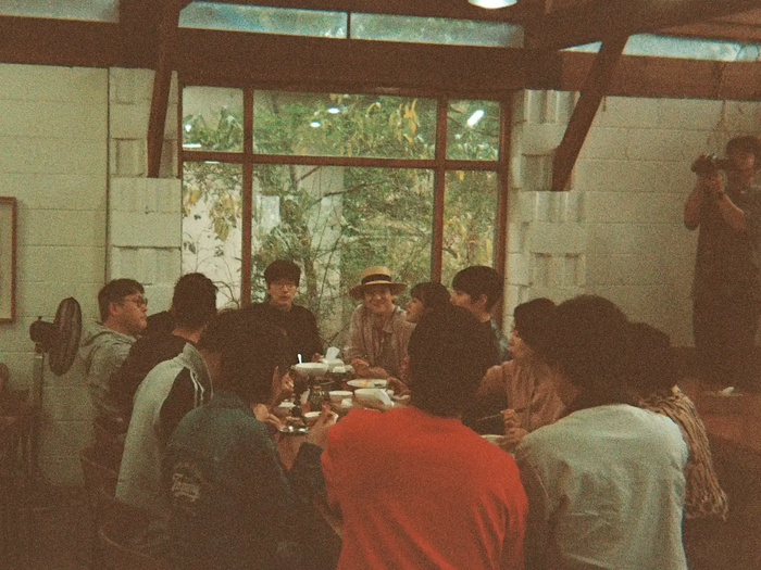 『応答せよ1988』10周年記念MTが実現！“懐かしさ満載” 合宿のスナップ公開【PHOTO】