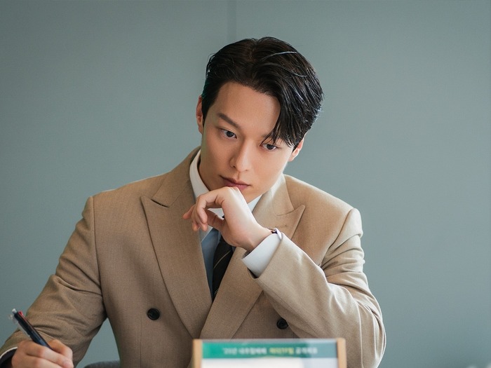 “キスシーン20回”で話題の『ダイナマイト・キス』がいよいよオフィスラブに突入!再会した2人の関係はどうなる!?