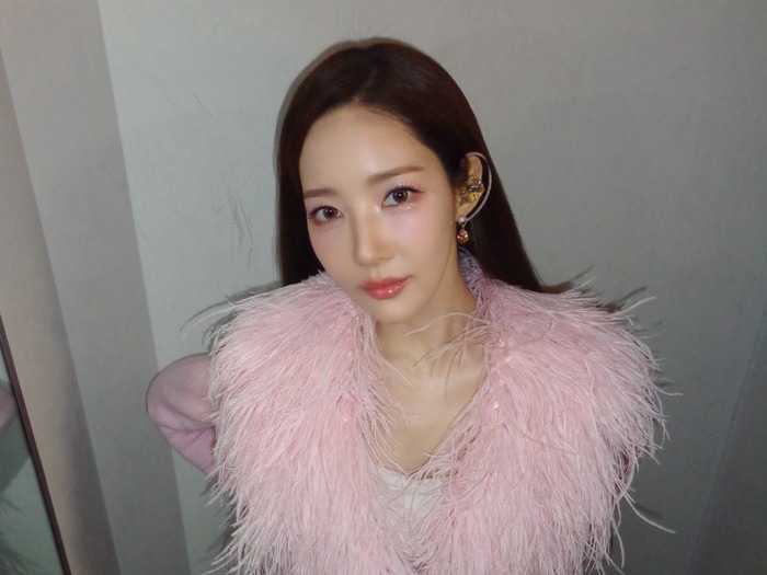 女優パク・ミニョン、来日ファンミの「最高に可愛い」舞台裏に反響!【PHOTO】