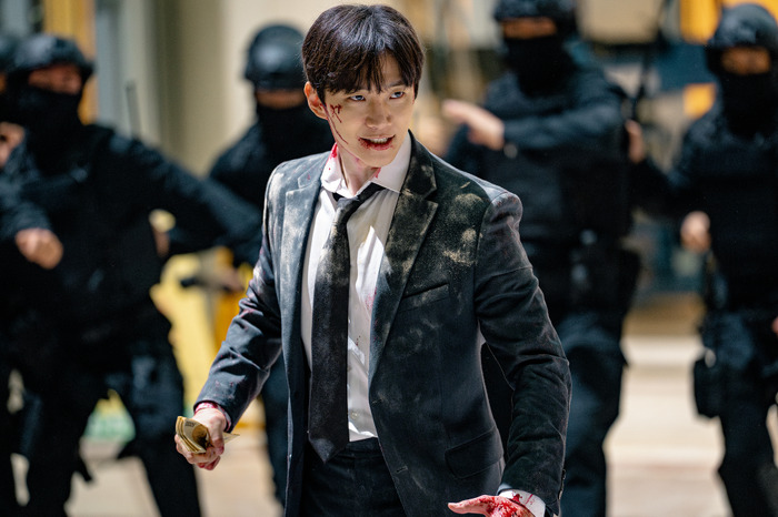 Netflixシリーズ「CASHERO ~ヒーローは現金を持つ~」12月26日配信