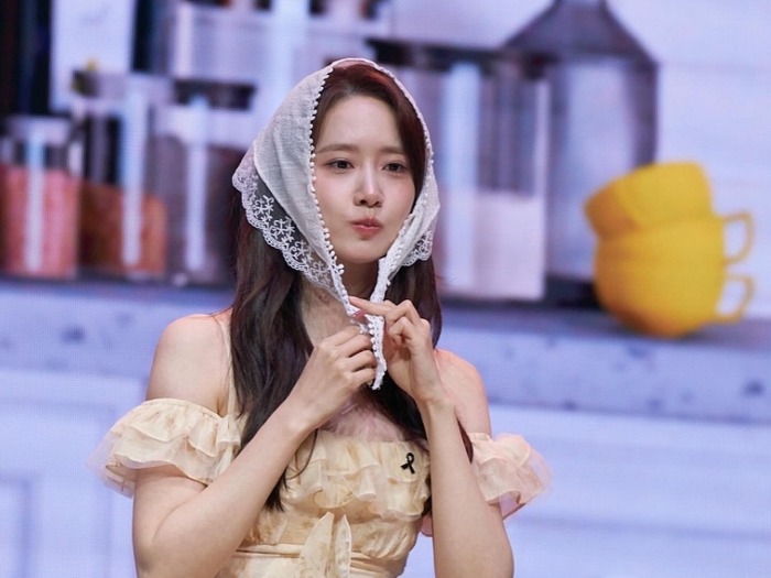 『暴君のシェフ』ユナ、女神ビジュアルで魅せた!“目が離せない”舞台裏ショット【PHOTO】