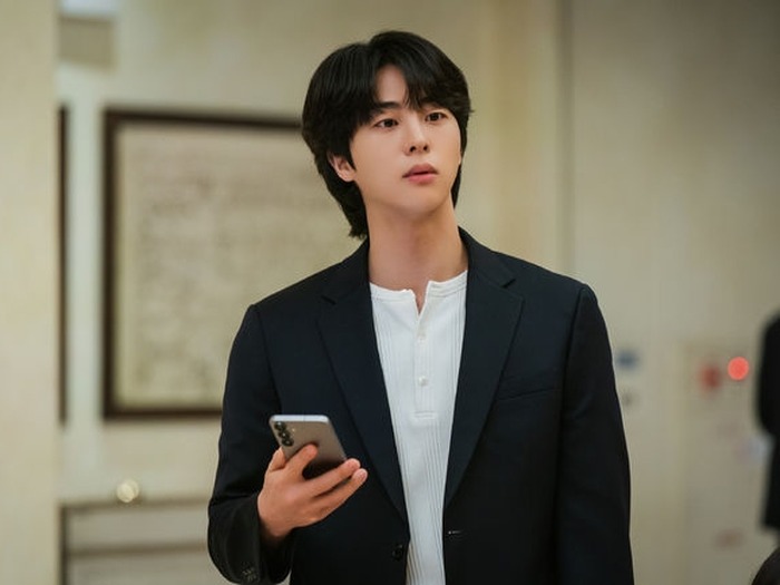 “BTSのジンそっくり” 俳優キム・ムジュンが視聴者の反応に一喜一憂した理由【インタビュー】