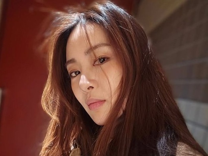 女優カン・ソラの日本気まぐれ散歩に称賛「本当にきれい。雰囲気の女神」