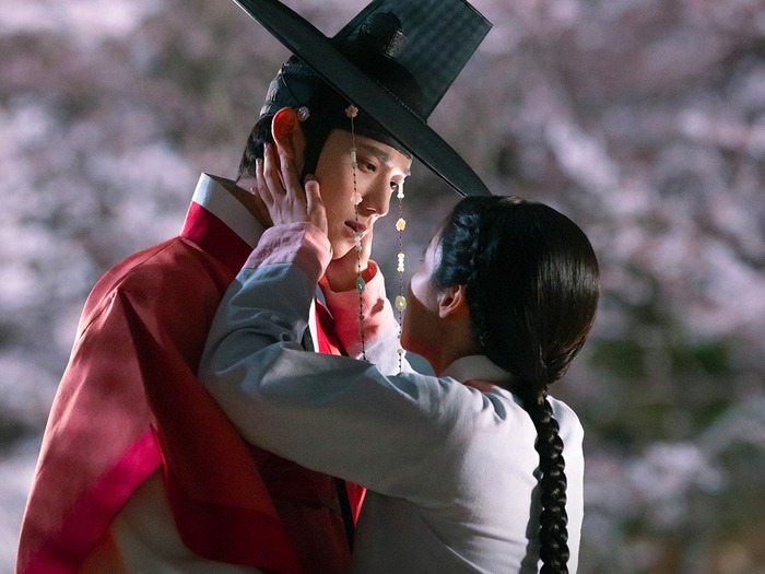 口コミで視聴率右肩上がり中！『愛する盗賊様よ』の斬新な発想＆ストーリーから目が離せない！