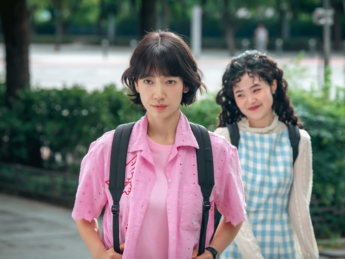 『テプン商事』の余韻を継ぐ“世紀末ドラマ”誕生！Netflix配信『Missホンは潜入調査中』