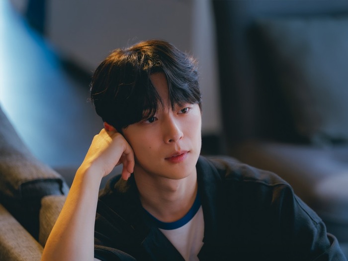 ペ・イニョク、新作『宇宙をあげる』でツンデレな魅力を炸裂！不器用な優しさに“胸キュン”