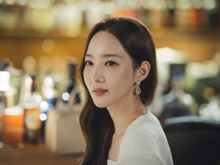 パク・ミニョンが狂気の“メソッド演技”！ミステリーの中心人物として強烈な存在感を発揮！