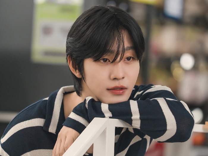 アン・ヒョソプ、新作ドラマで“ツンデレ”な魅力炸裂!『本日も完売しました』は「ご飯のお供」