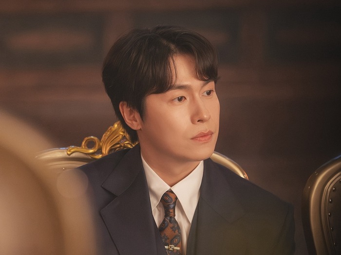 『21世紀の大君夫人』イ・ジェウォン、IUとの“泥沼の兄妹バトル”で魅せた!