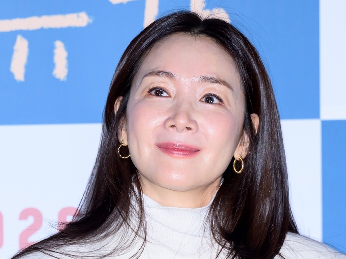 女優チェ・ジウに突然の悲報。軍人出身の父親が11日に死去、お悔やみの声相次ぐ