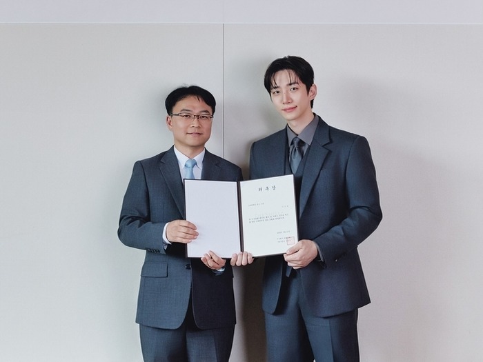 2PMジュノが新羅免税店の新しい顔に!世界的な韓国コンテンツ人気で海外客の取り込み狙う