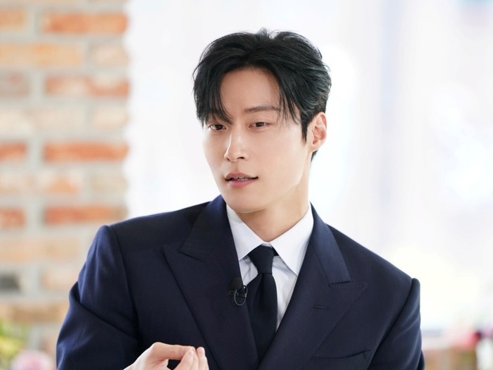 “最旬俳優” ホ・ナムジュンも『ユ・クイズ』に出演決定!収録時の写真は「まさにチャ・セゲ!?」