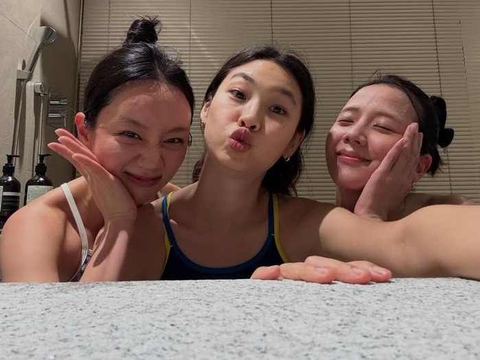 豪華すぎるっ！イ・ヘリ×BLACKPINKジス×チョン・ホヨンの同い年旅行に歓喜【PHOTO】
