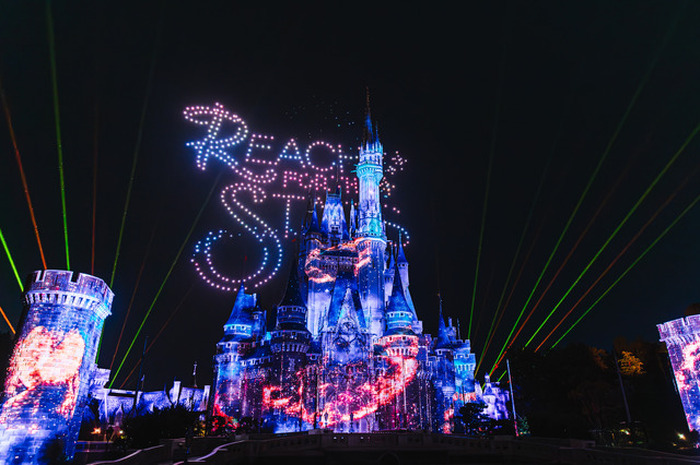 東京ディズニーランド初のドローンが夜空を舞う!9月終了人気キャッスルプロジェクション、感動のフィナーレ