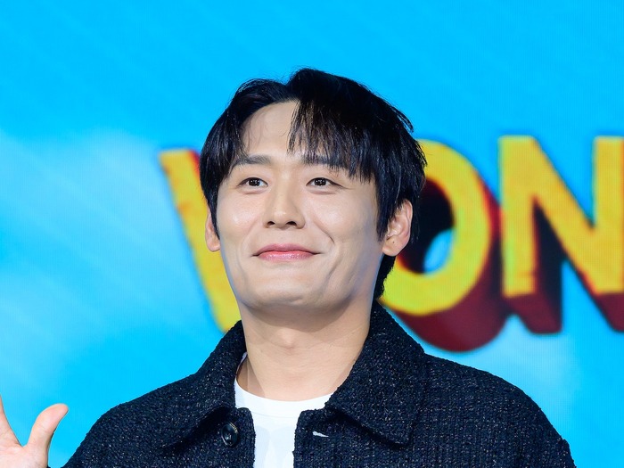 全盛期を迎えている“最旬俳優”チェ・デフン、下積み時代を支えた妻とのエピソードに注目!