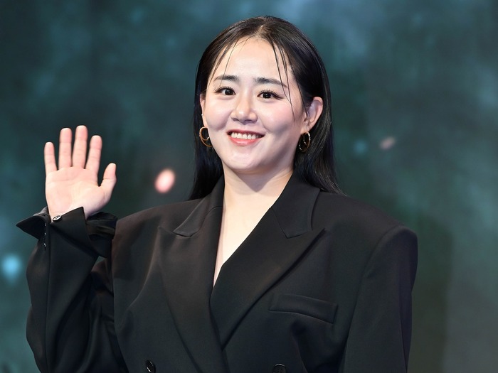 「胸がいっぱい…」電撃結婚した女優ムン・グニョン、人生最高の“ダブル吉報”への心境を語る