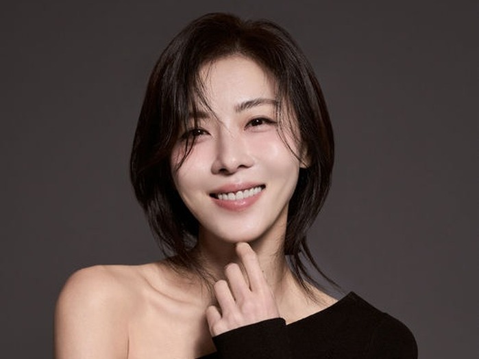 女優ハ・ジウォン、48歳となった現在も変わらぬ美しさをキープ「基本に忠実」な美の美学とは…【インタビュー】