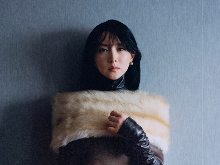 “歳月を逆行中” イ・ヨンエ、新鮮な秋コーデで魅せた変わらぬ美しさ【写真】