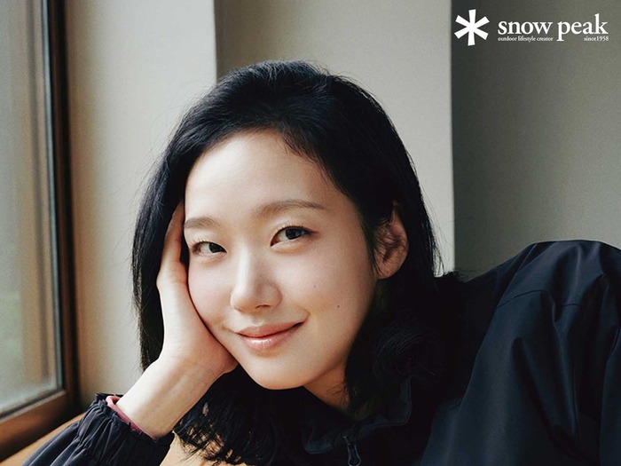 女優キム・ゴウンが「Snow Peak Apparel」の新ミューズに!秋を身にまとった最新ビジュアル公開【写真】