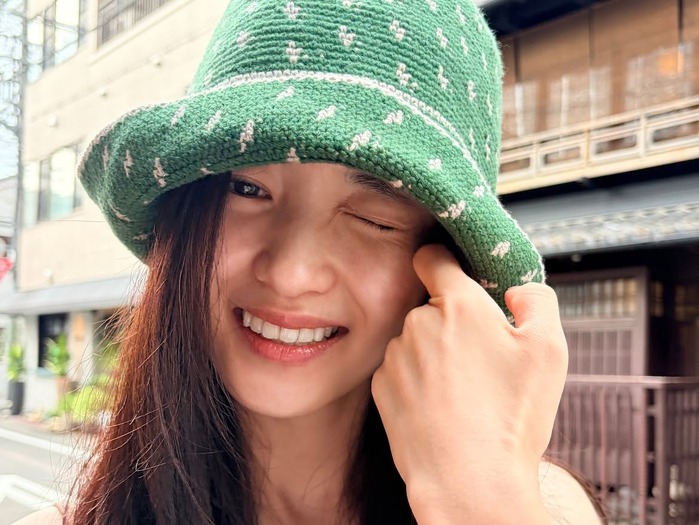 女優キム・テリ、日本旅行中の姿がまるで青春映画のワンシーン!“愛らしさ全開”の近況【写真】