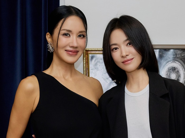 「まるで授賞式!?」女優オム・ジョンファのワインパーティーに“超豪華スター”が大集合!【写真】