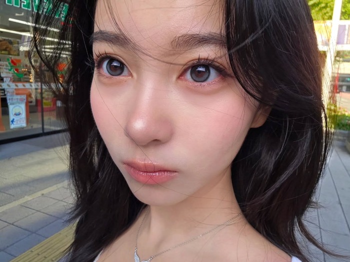 20歳になった『7番房の奇跡』天才子役カル・ソウォンの“福岡デート”をキャッチ!プリクラに映る男性の正体は…?【写真】