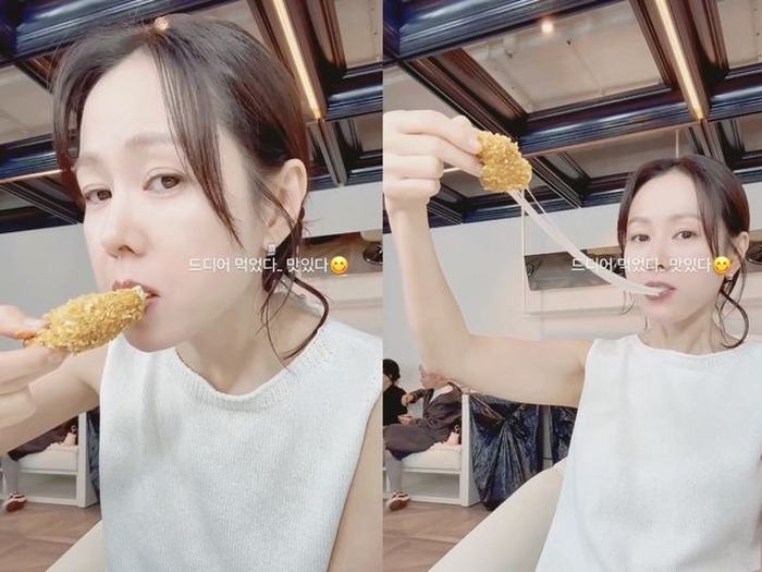 女優ソン・イェジン、豪快にチーズを頬張るお茶目な“モッパン”姿にギャップ萌え!【写真】