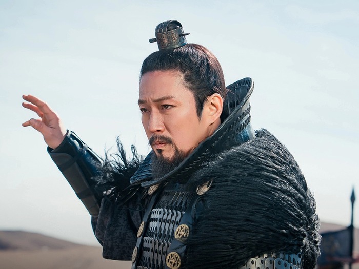 チャン・ヒョクの血まみれの顔と鋭い眼差しに鳥肌…新大河ドラマ『文武』初ティーザー公開