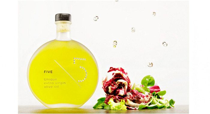 ギリシャ発「FIVE OLIVE OIL（ファイブ オリーブ オイル）」日本初上陸　スワロフスキーがあしらわれたボトル　3,990円　