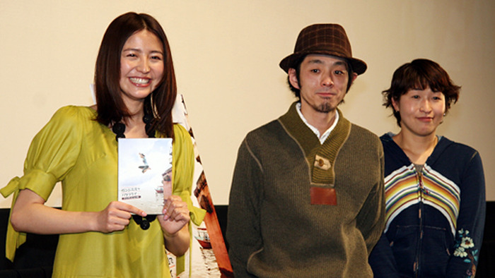 『ガンジス河でバタフライ』トークショーにて（左から）長澤まさみ、宮藤官九郎、たかのてるこ