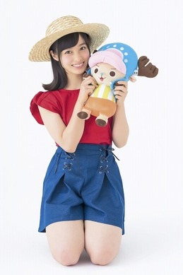 ワンピース　onepiece　橋本環奈　折り込みポスター切り抜き　７４枚 橋本環奈、ルフィのコスプレ披露！「ONE PIECE」連載18周年特別企画