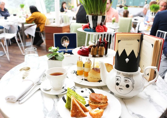 アリスのはじまりを紐解く旅】マッドハッターのお茶会に参加