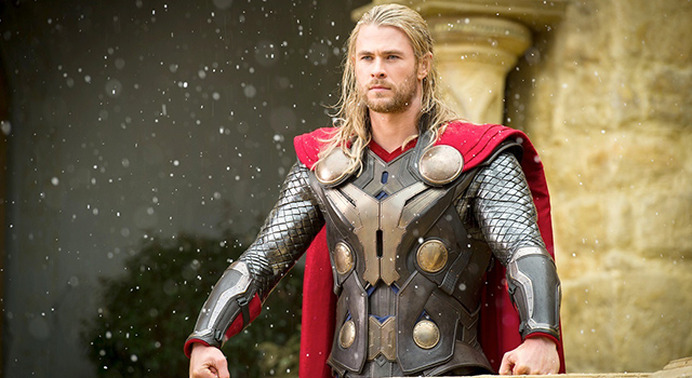 クリス・ヘムズワース 　直筆サイン入りフォト　マイティ・ソー アベンジャーズ 雷神”クリス・ヘムズワース、『マイティ・ソー』続編を引っさげ日本に