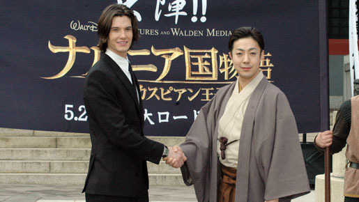 ナルニア国物語ライオンぬいぐるみ ベンバーンズ Amazon.co.jp: ブルーナ 洗えるビーンズコレクション ライオン