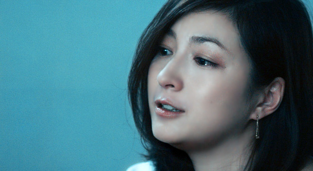 広末涼子、12年ぶり歌声披露！ 大人な魅力に“MajiでKoi”するCM公開