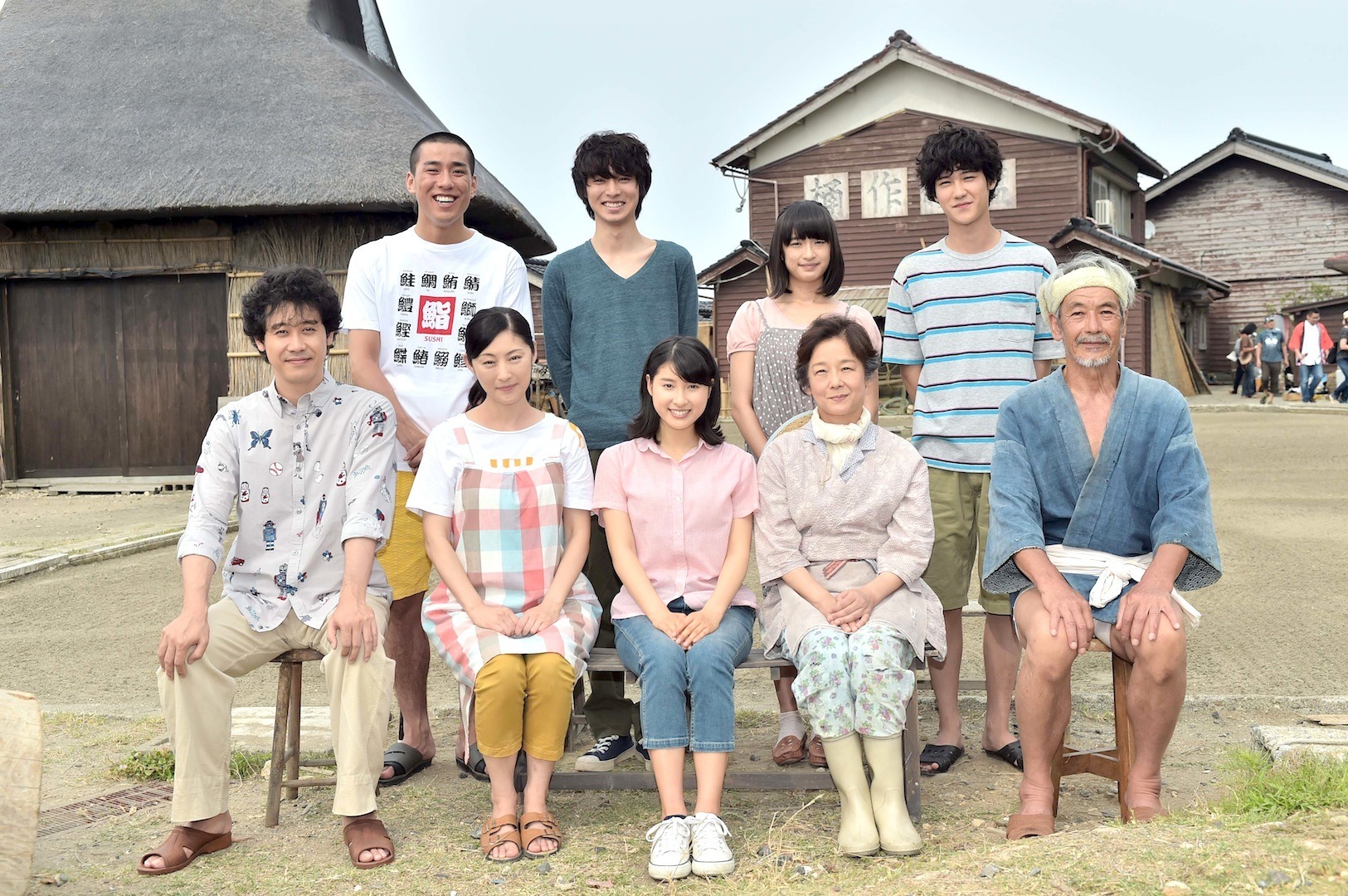 山崎賢人も「帰ってきた感じ」…キッスに結婚!? 朝ドラ「まれ」は再び