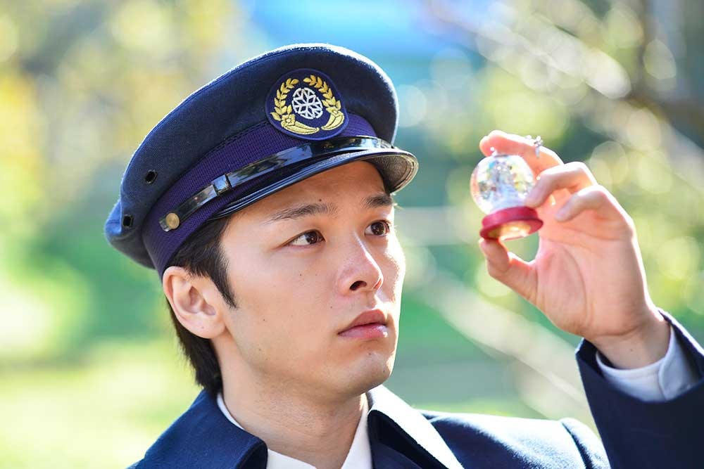 プレゼント】『星ガ丘ワンダーランド』中村倫也サイン入りスノードーム