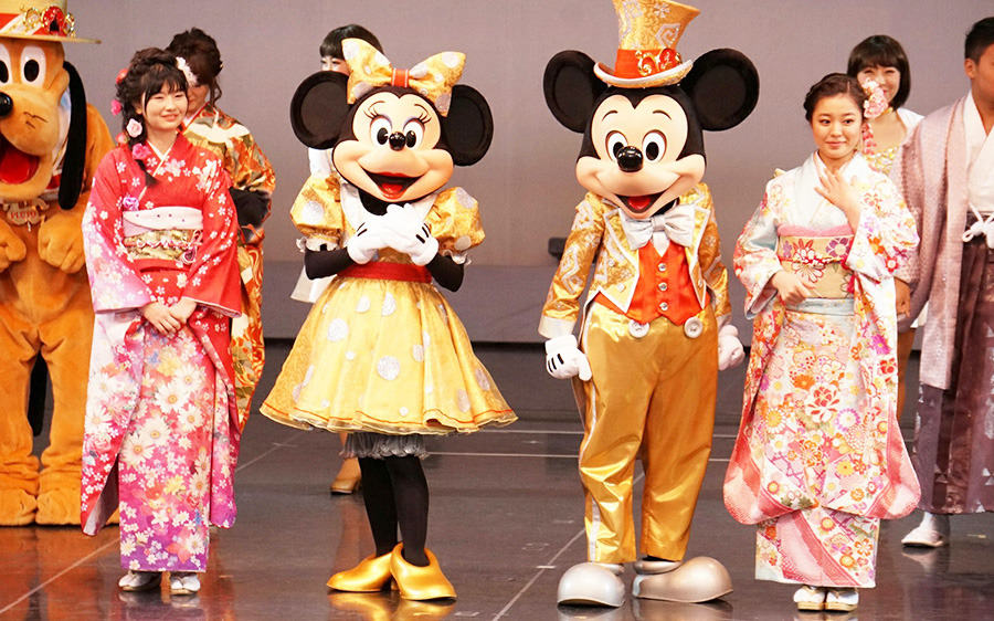 東京ディズニーランド　キャスト限定　成人式　浦安市　バッチ　希少　レア 2025年最新】浦安市 成人式の人気アイテム - メルカリ