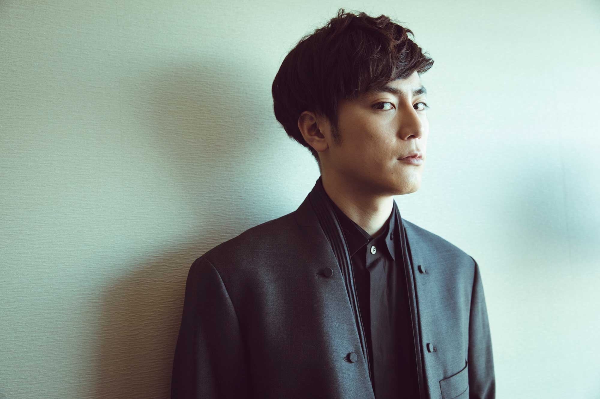 間宮祥太朗　直筆サイン入りチェキ 映画『トリガール！』“土屋太鳳＆間宮祥太朗 Wサイン入りチェキ” | SGS109