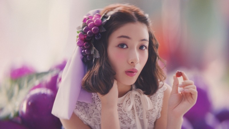 石原さとみ、想定外の可愛い誘惑に現場スタッフも釘づけ！新CMで“方言