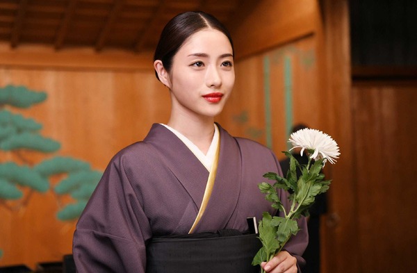 石原さとみ「高嶺の花」主題歌はエルヴィス・プレスリー！「直球な究極 
