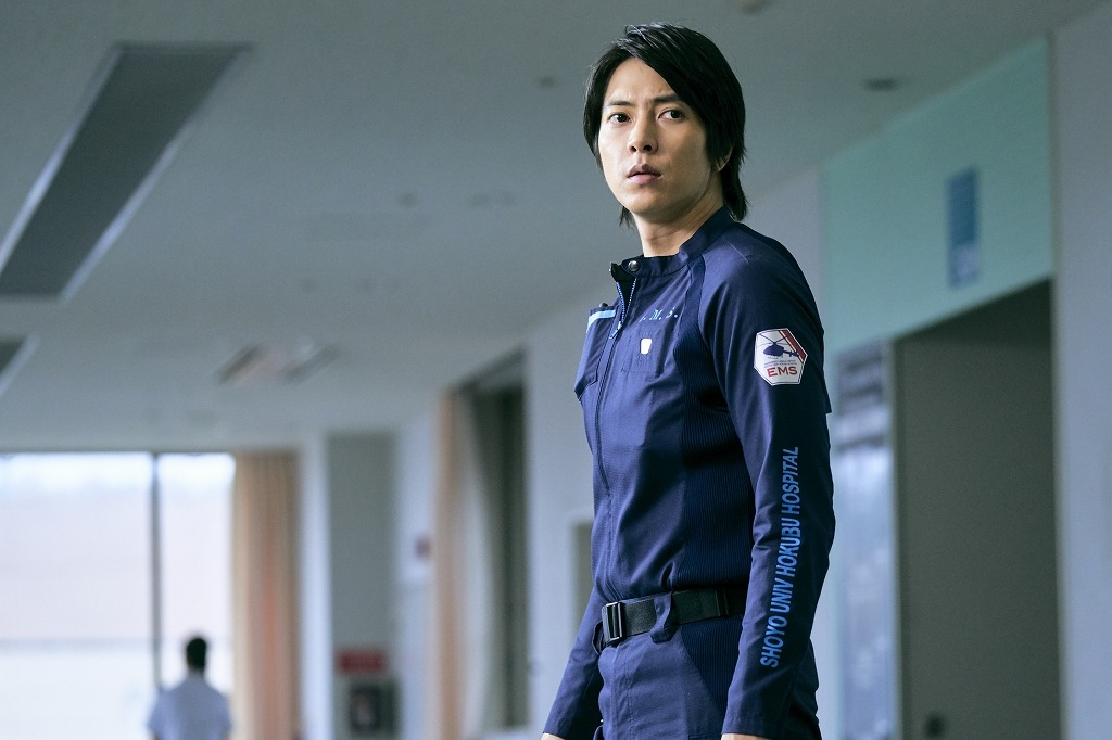 山下智久＆新垣結衣＆戸田恵梨香ら、真剣な眼差しの先には…『コード