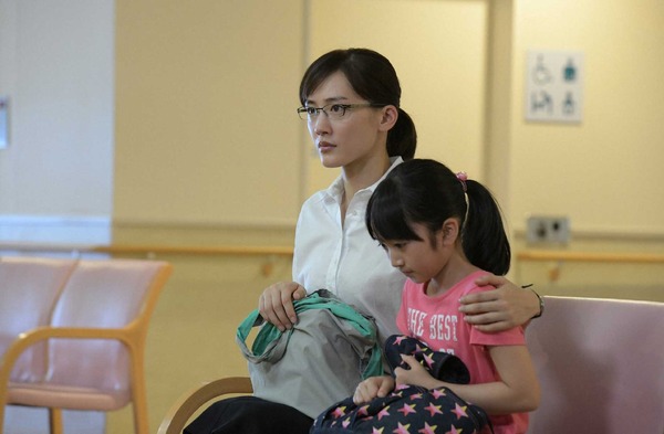綾瀬はるかの“母親”ぶりに「涙が止まらない」の声多数…「義母と娘の 