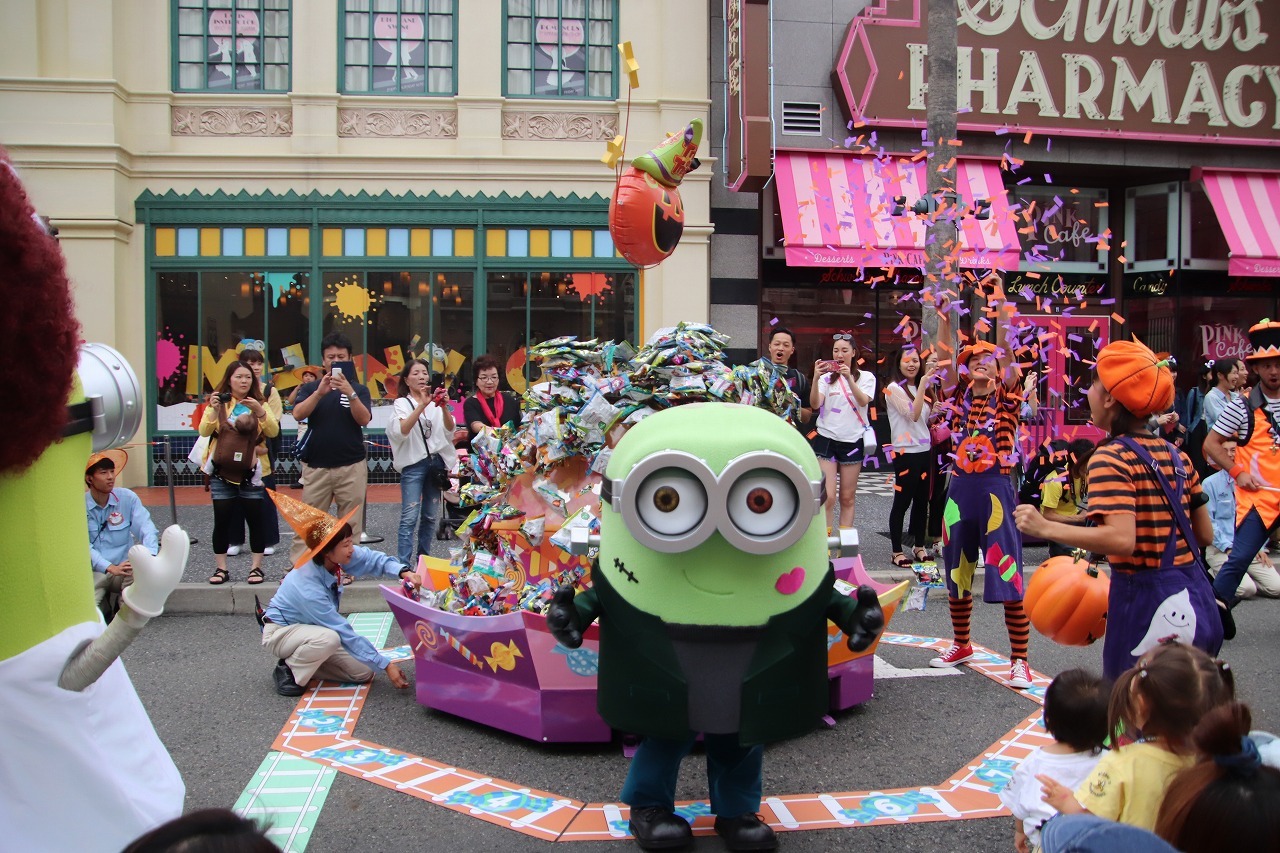 USJ】ハロウィンはパークでお菓子キャッチ！「ハッピー・トリック